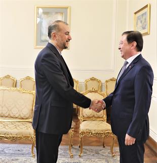 دیدار خداحافظی سفیر چین